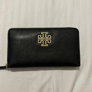 Tory Burch Britten Large Leather With ID black wallet